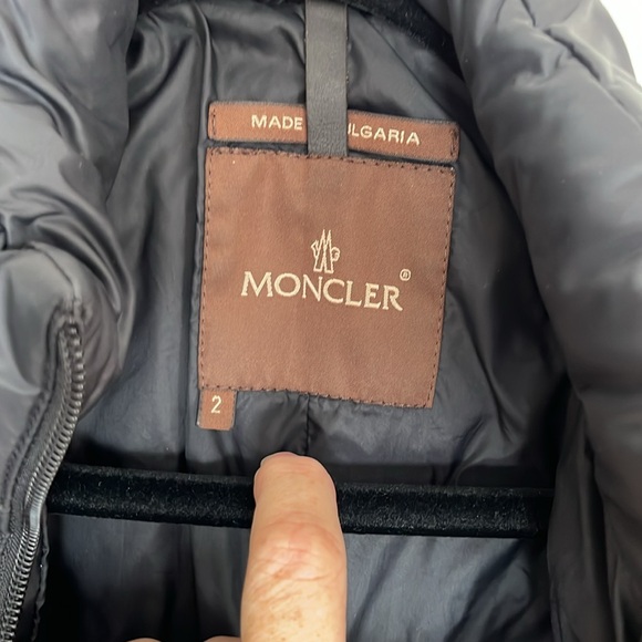 MONCLER LADIES BLACK QUARTER LENGTH JACKET-M—PLEASE READ - Picture 3 of 15